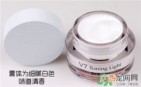 素颜霜是护肤品还是化妆品?素颜霜用手还是粉扑?