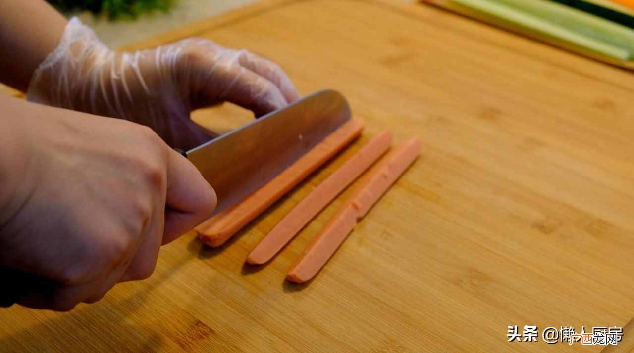 怎样做寿司？寿司的做法其实不难，教你自己做