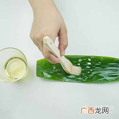 西米粽子的做法？西米水晶粽子的做法