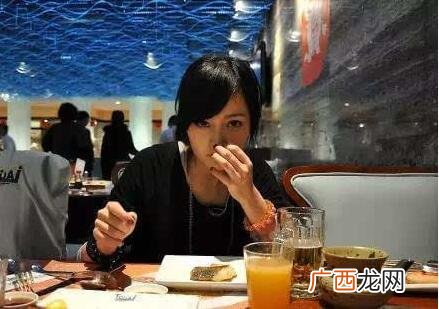 约妹子吃饭微信怎么说 微信上怎么约女生吃饭