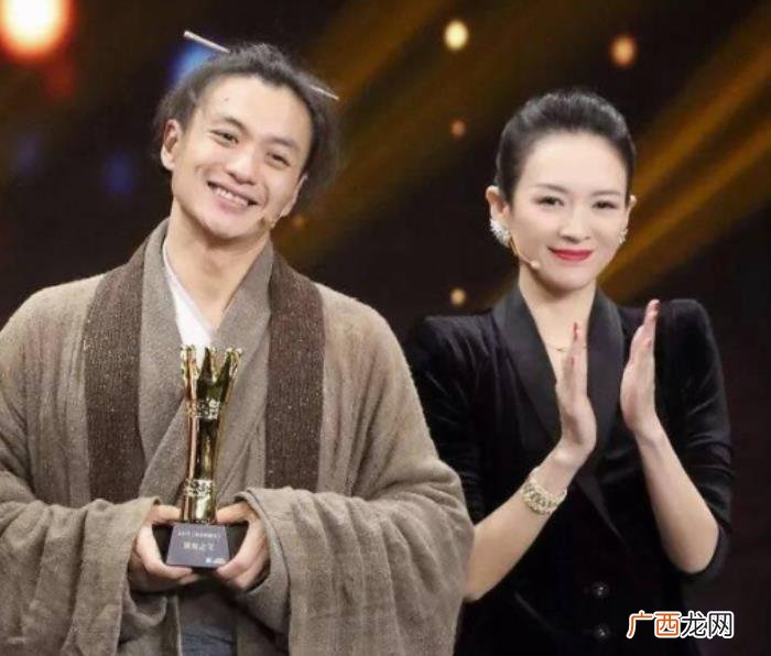 黄轩张艺谋，启用张艺谋陈凯歌冯小刚喜欢的黄轩