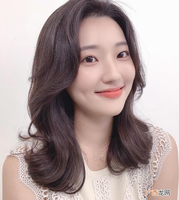 锁骨发懒人卷发烫发图片，不同款式的锁骨烫发