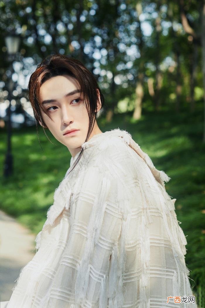 一脸苦相的明星，有人说他一脸苦相