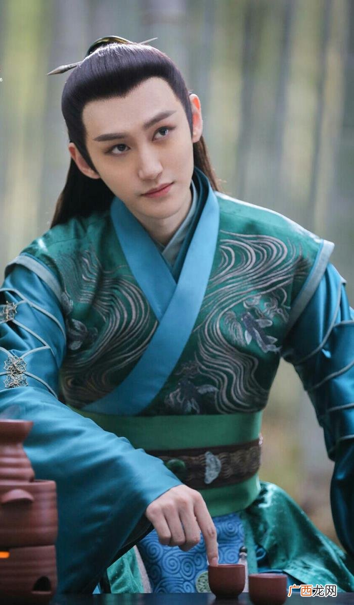 一脸苦相的明星，有人说他一脸苦相