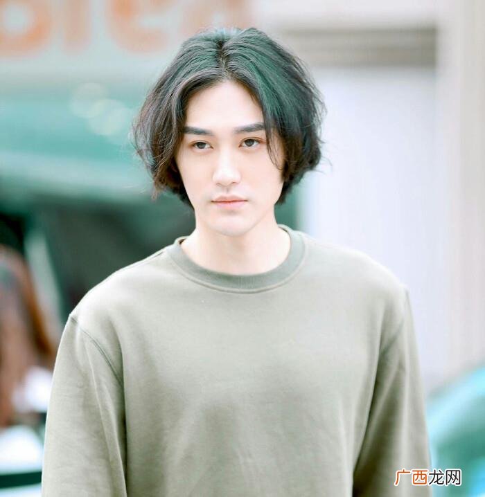 一脸苦相的明星，有人说他一脸苦相