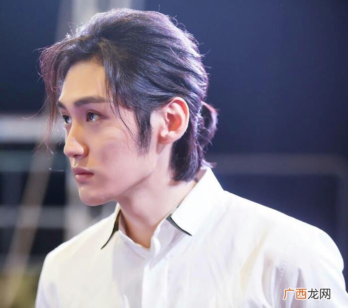 一脸苦相的明星，有人说他一脸苦相