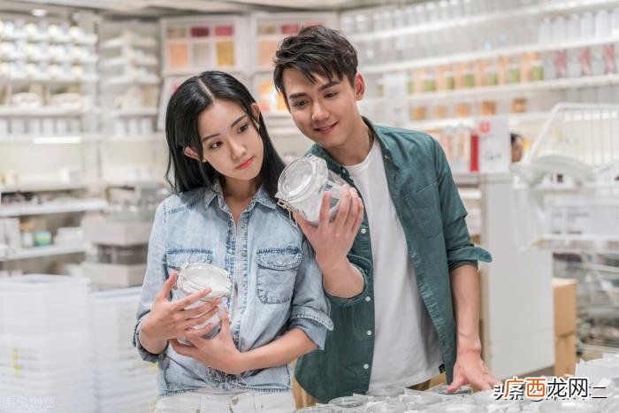 说明他对你产生了精神依赖 很粘人的男的说明什么