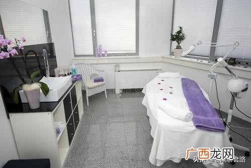 美容院赚钱？美容院赚钱新模式，设备免费送怎么赚到钱？