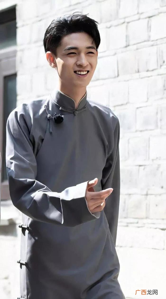 秦霄贤高清壁纸图片黑白，秦霄贤高清图片