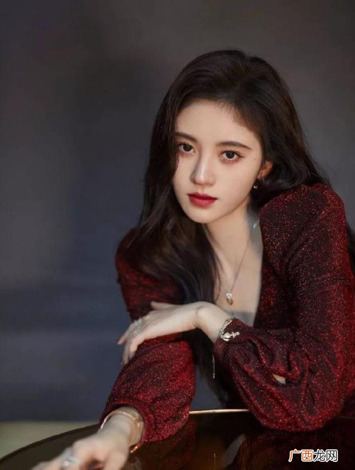 鞠婧祎唱歌，四千年美女鞠婧祎竟然喜欢在浴室唱歌