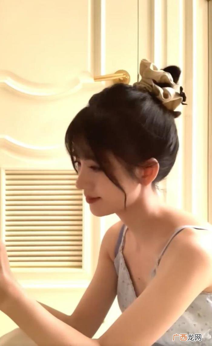 鞠婧祎唱歌，四千年美女鞠婧祎竟然喜欢在浴室唱歌
