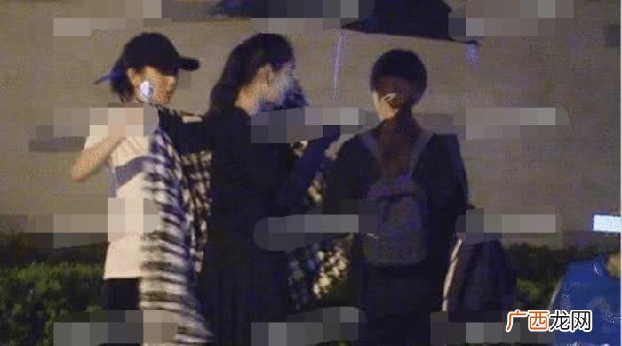 佟丽娅群演，佟丽娅帮冻伤群演搓脚真相太...
