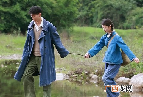 和女孩子约会牵手技巧，抓住时机才能抓住爱情