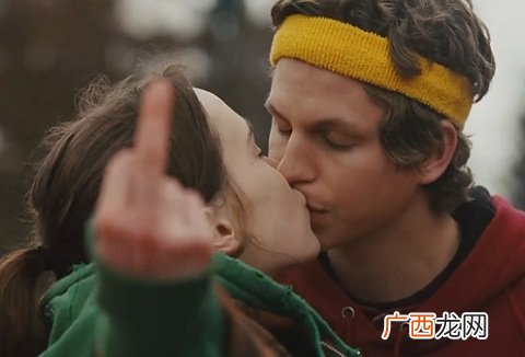 第一次怎么和女生接吻？
