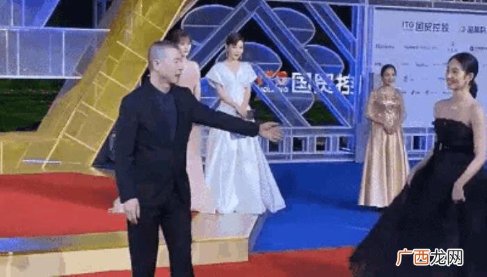 纯洁的女孩，冯小刚口中最纯洁的女孩杨采钰和她跨时代的爱情