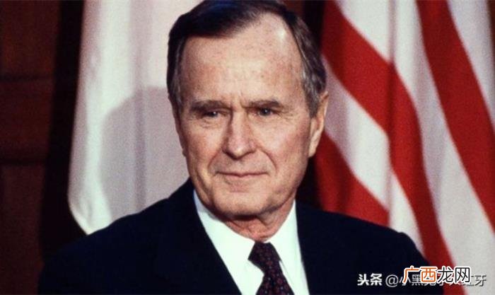 军政商家族,但你想象不到他背后的美国政商大家族有多强大