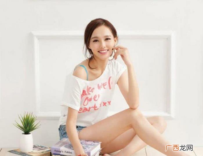 唐嫣张艺兴，张艺兴可以说是一位标准的唐嫣小迷弟了