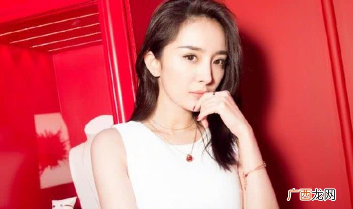 唐嫣张艺兴，张艺兴可以说是一位标准的唐嫣小迷弟了