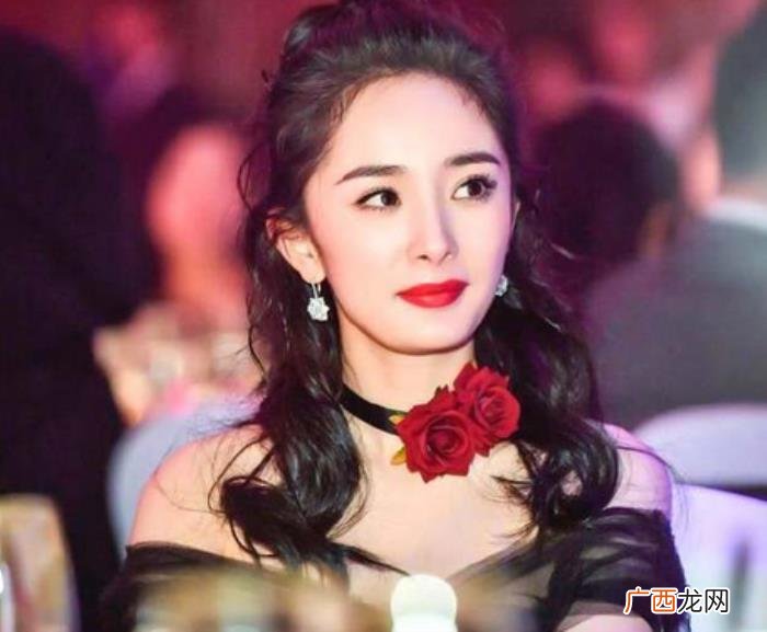 唐嫣张艺兴，张艺兴可以说是一位标准的唐嫣小迷弟了