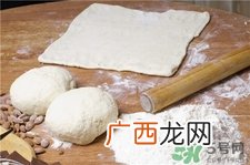 面粉面膜可以天天做吗?面粉面膜可以去黑头吗?