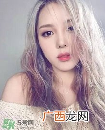 夏天头发染什么颜色好看 夏天染什么颜色的头发好看
