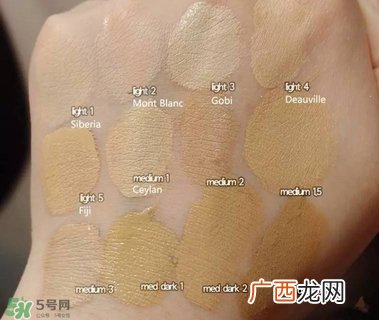 油痘皮用什么粉底液好 适合油痘皮的粉底液