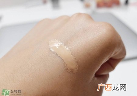油痘皮用什么粉底液好 适合油痘皮的粉底液