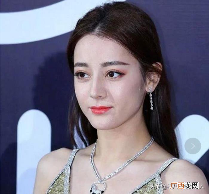 迪丽热巴出道几周年了，迪丽热巴颜值回春
