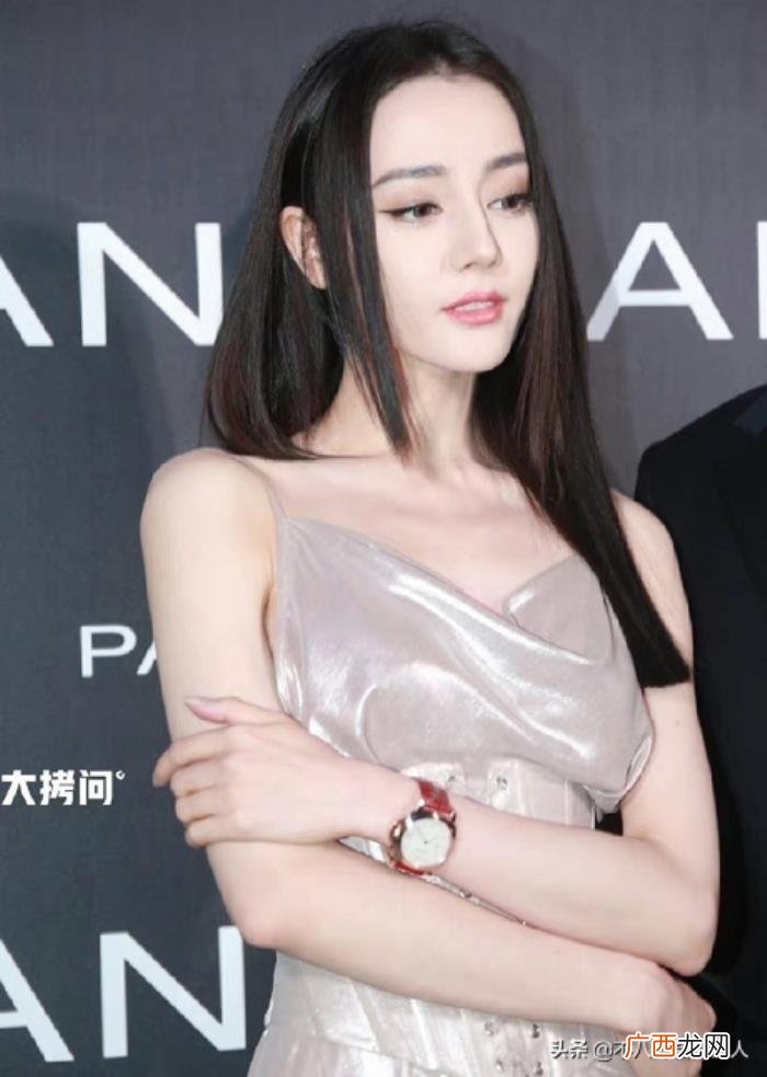 迪丽热巴出道几周年了，迪丽热巴颜值回春