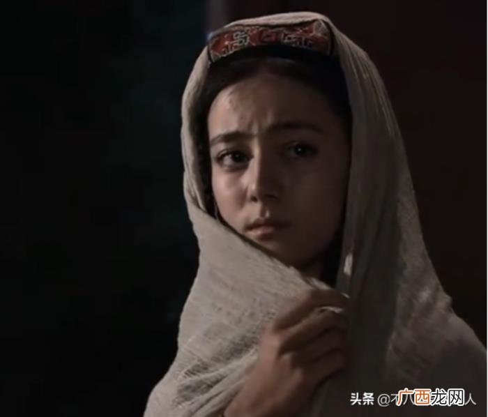 迪丽热巴出道几周年了，迪丽热巴颜值回春