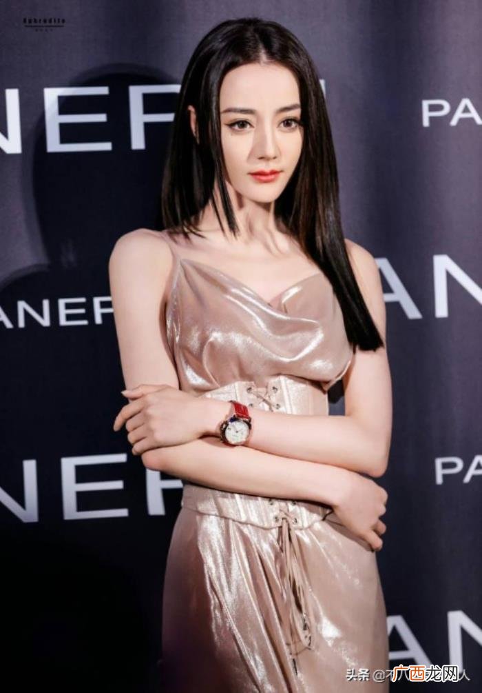 迪丽热巴出道几周年了，迪丽热巴颜值回春