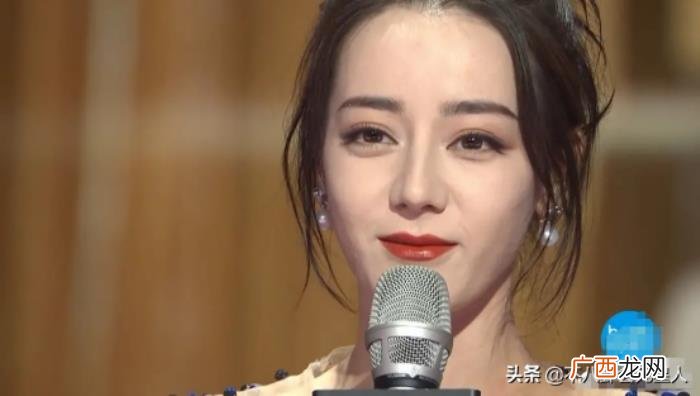 迪丽热巴出道几周年了，迪丽热巴颜值回春