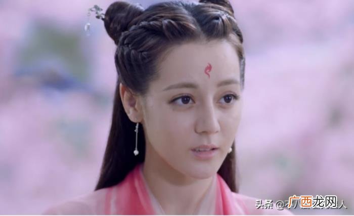 迪丽热巴出道几周年了，迪丽热巴颜值回春