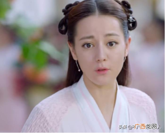 迪丽热巴出道几周年了，迪丽热巴颜值回春