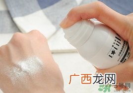 防晒霜一天涂几次_防晒霜一天用几次_防晒霜一天擦几次
