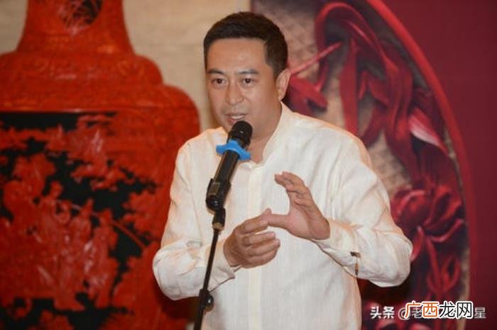 张嘉译妻子，张嘉译与妻子王海燕有过纠结和战争