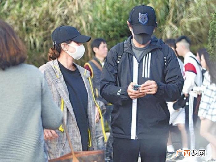 刘诗诗台北，吴奇隆牵着刘诗诗台北街头甜蜜约会