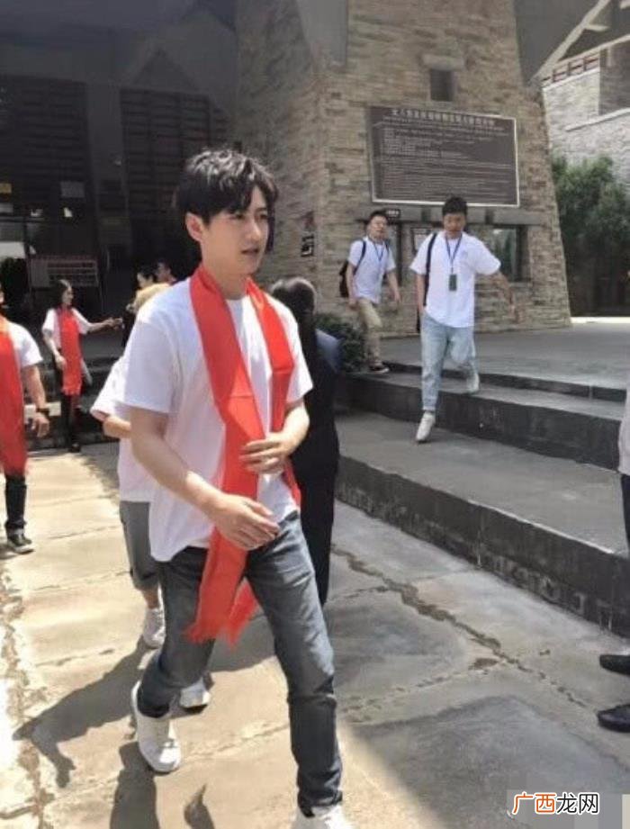 佟丽娅陈晓，佟丽娅陈晓林永健助力汶川地震十周年公益