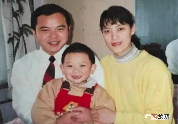 黄子韬家产，黄子韬继承母亲美貌更有家产200亿