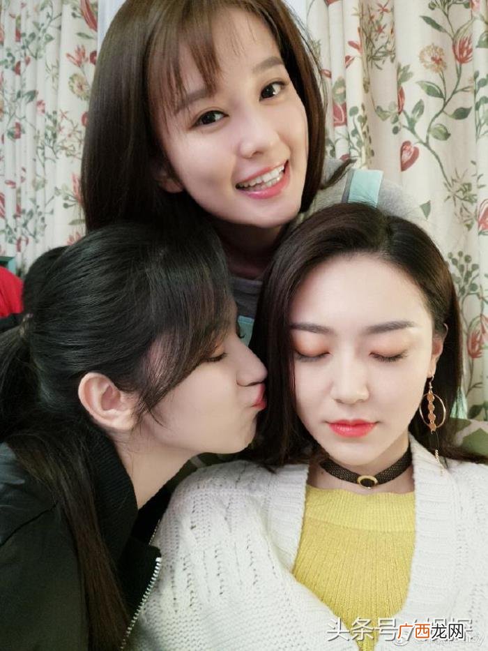 代斯黄梦莹,乔欣黄梦莹代斯搞怪合影相互打趣超有爱