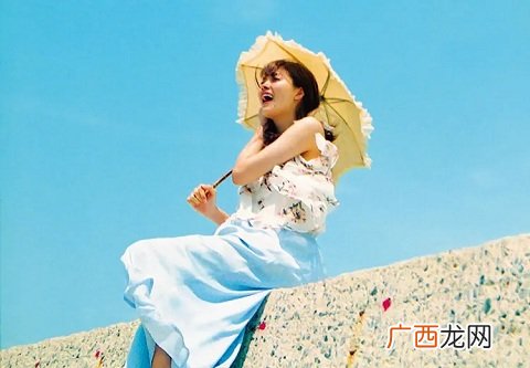 怎么约女同事周末出来？