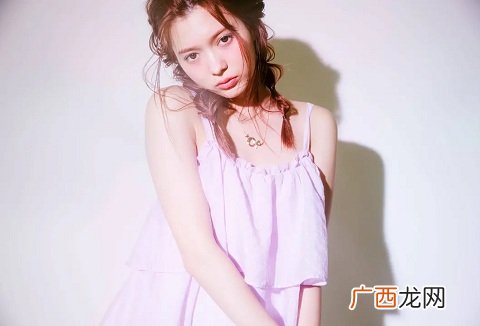 怎么约女同事周末出来？