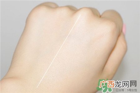 apieu妆前乳好用吗?apieu妆前乳多少钱?