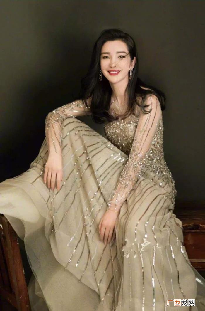 唐嫣和杨颖，看杨幂、唐嫣、杨颖如何演绎多样style