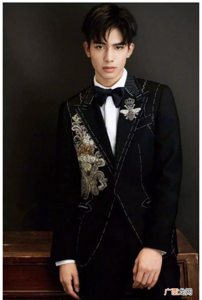 唐嫣和杨颖，看杨幂、唐嫣、杨颖如何演绎多样style