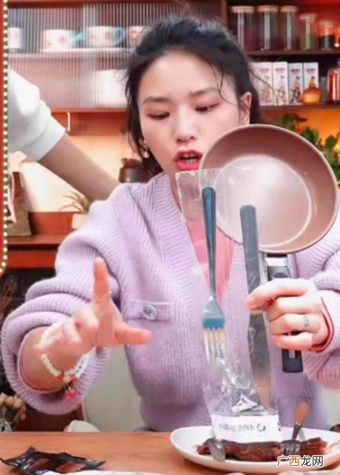 超女黄英年收入，超女季军黄英为何让人念念不忘