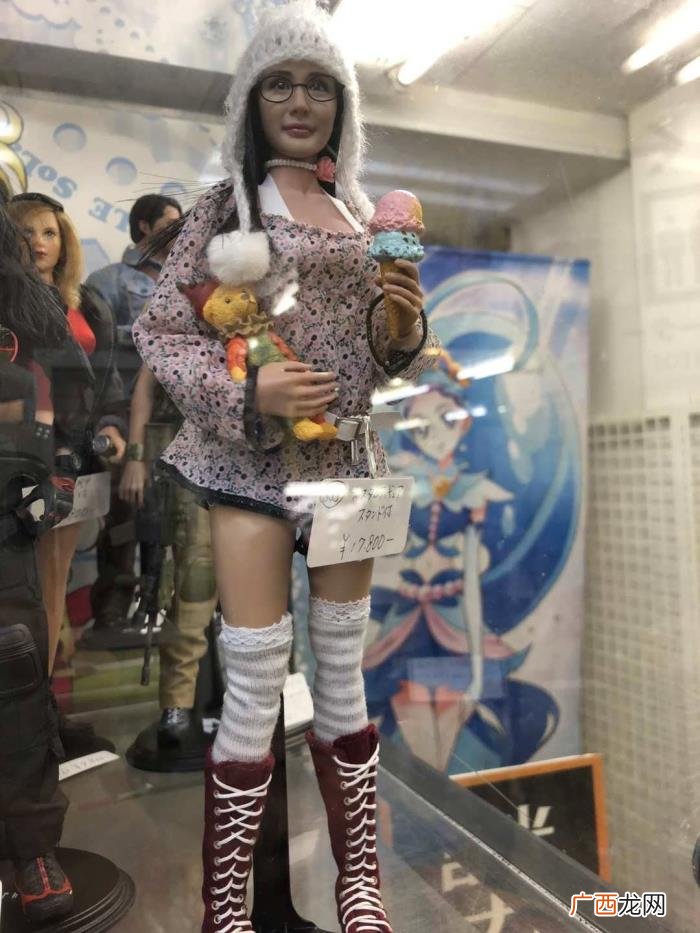 杨幂嫁日本，杨幂在日本成宅男女神被做成娃娃遭一抢而空