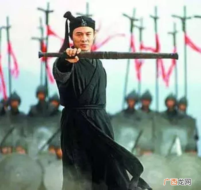 李连杰好老，才55岁的李连杰竟然老成了80岁的样子