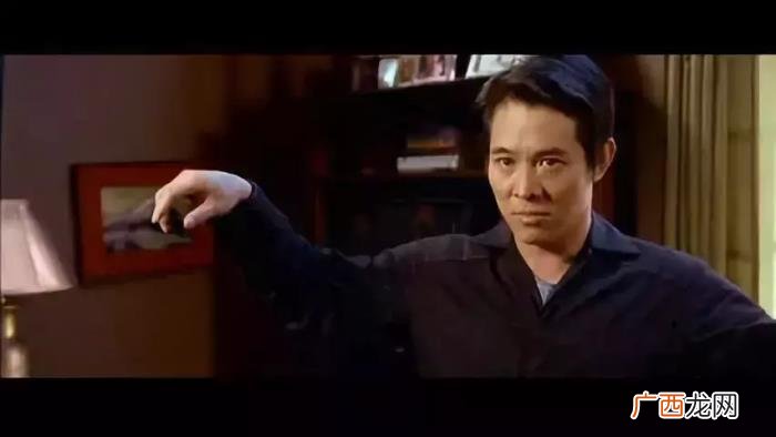 李连杰好老，才55岁的李连杰竟然老成了80岁的样子
