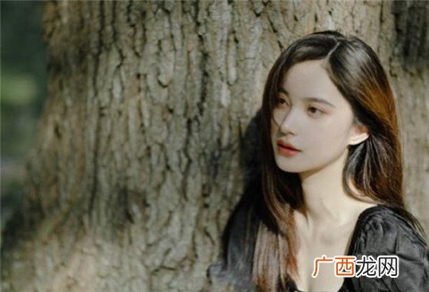 女生一直跟我聊天但是约不出来，该怎么办？